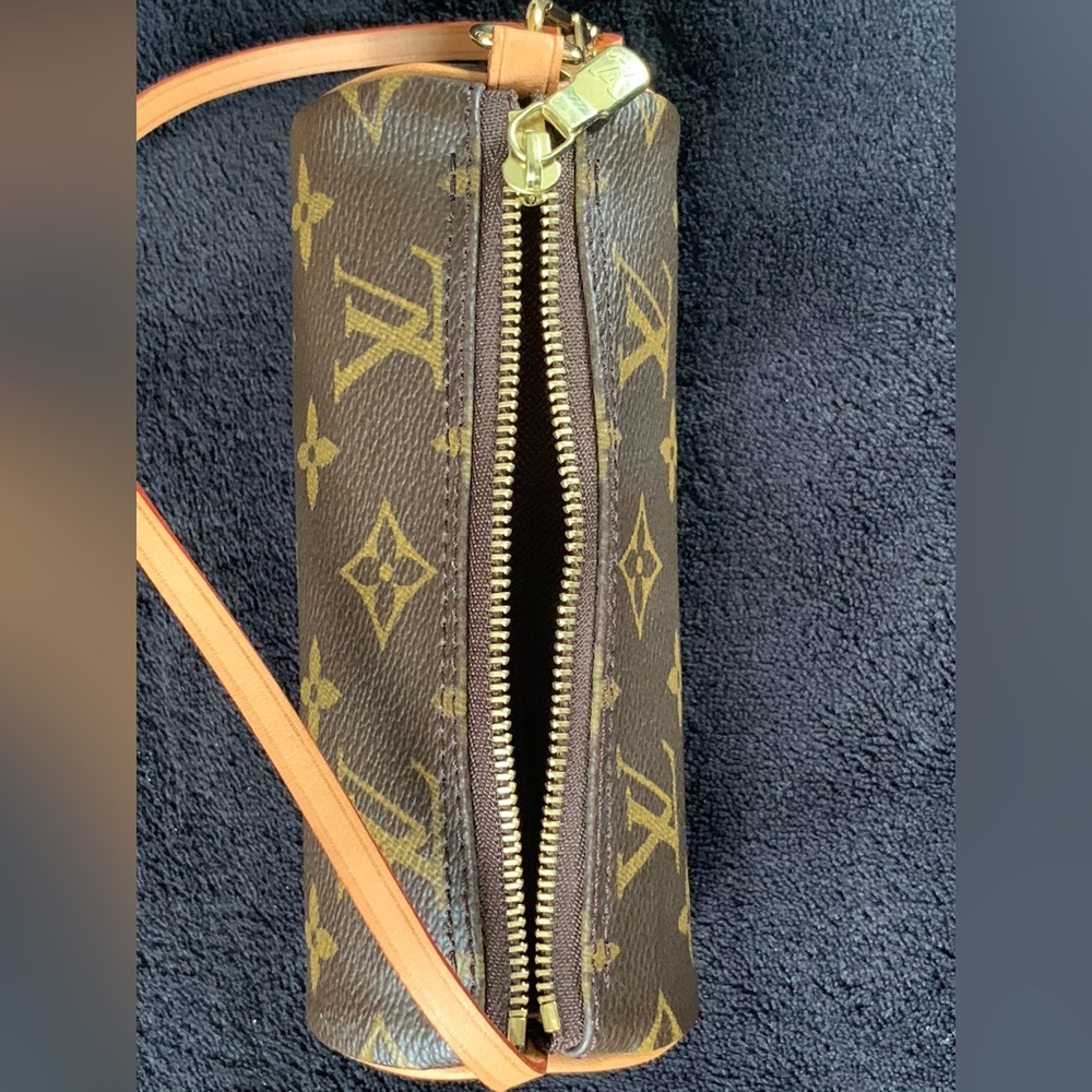COPY - LV Small Barrel Bag